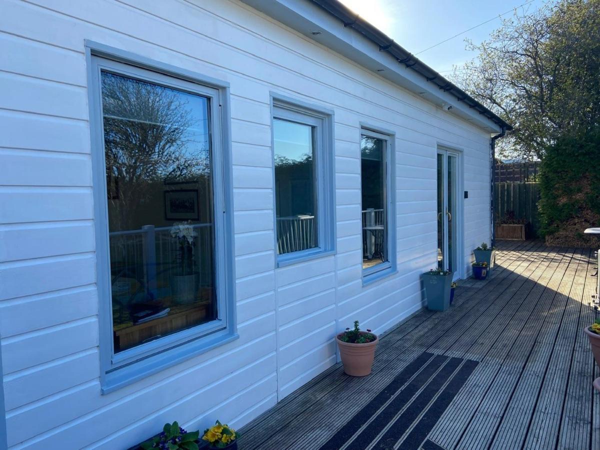 Chalet On The Green - Self Contained With Parking. Inshes Exterior foto